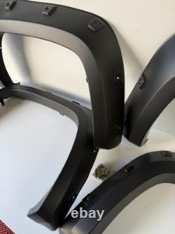 Kit de carrosserie avec élargisseurs d'ailes avant et arrière 4x pour VW Amarok 2010-2020