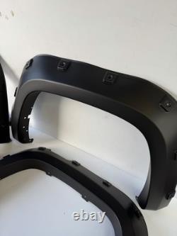 Kit de carrosserie avec élargisseurs d'ailes avant et arrière 4x pour VW Amarok 2010-2020