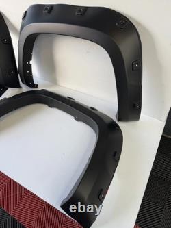 Kit de carrosserie en noir avec élargisseurs d'ailes avant et arrière 4x pour VW Amarok 2010-2020