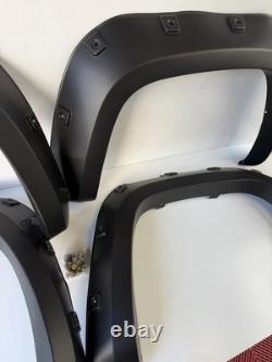 Kit de carrosserie en noir avec élargisseurs d'ailes avant et arrière 4x pour VW Amarok 2010-2020